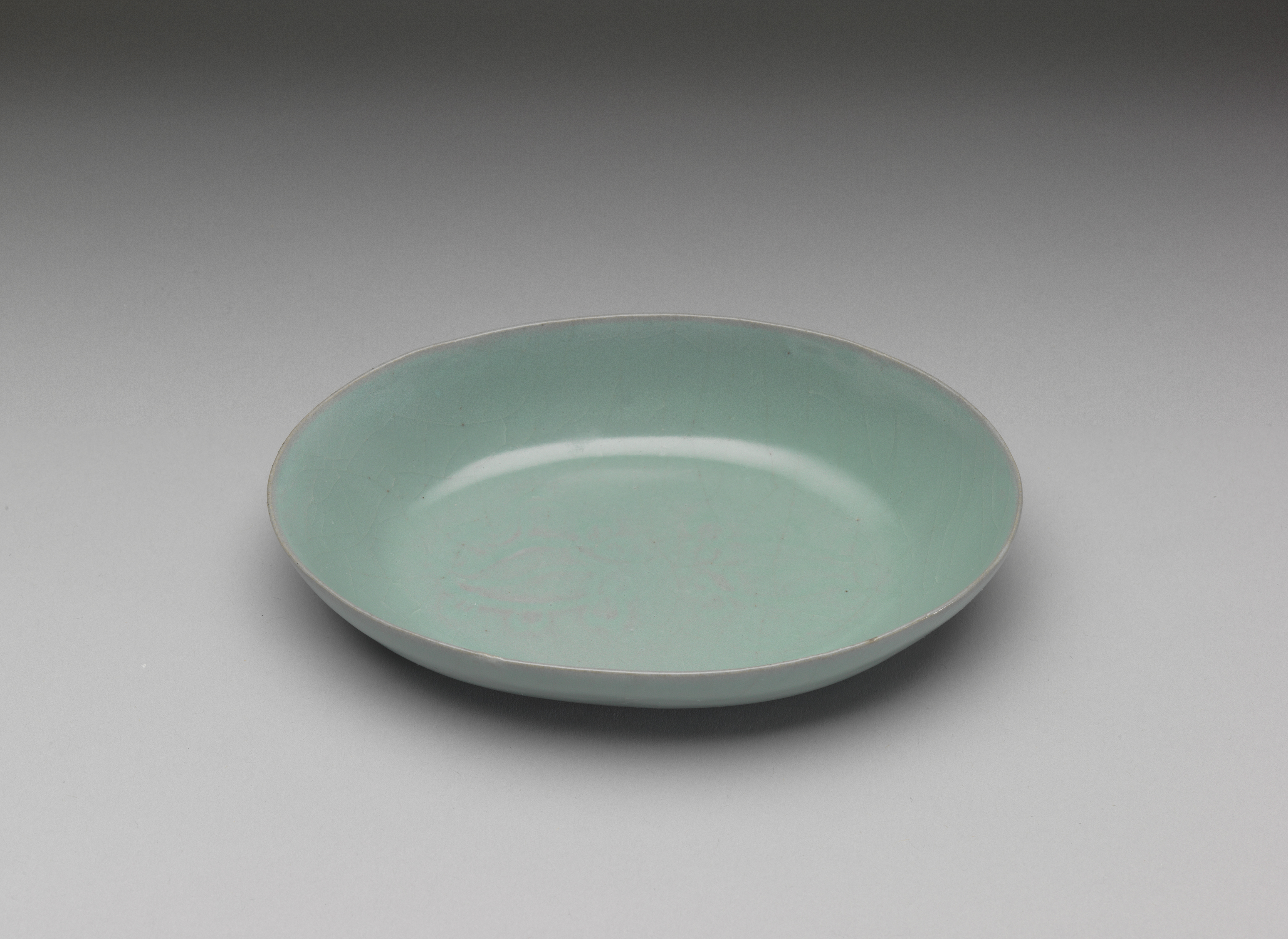 Oval dish with celadon glaze
Ru ware, Northern Song dynasty, late 11th- early 12th century
